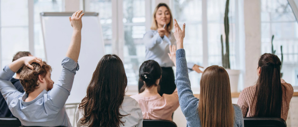 adultsGroupLessons nauka języka grupowego dla dorosłych